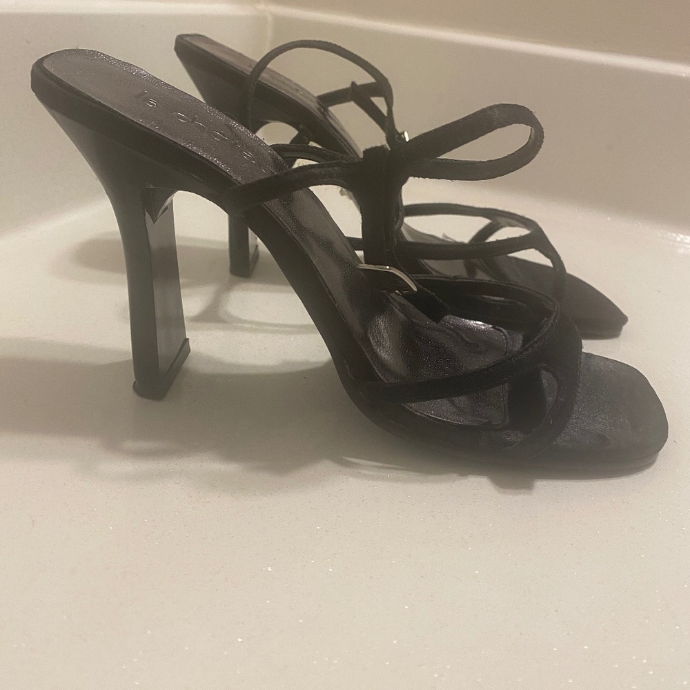 Le Chateau Dainty Strap Heels/Size 6.5